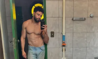 ’9-1-1: Lone Star’ Actor Rafael L. Silva Is Shower Sexy and Serving Face