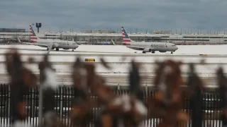 Post-Thanksgiving Travelers in Chicago See Flights Canceled and Delayed After Winter Storm